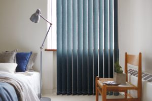 シンプル スッキリ 縦型ブラインド 狭い部屋