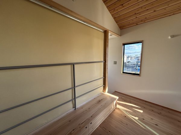 ロールスクリーン 断熱 遮像
