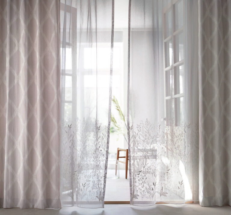 レース　エバ柄　カーテン