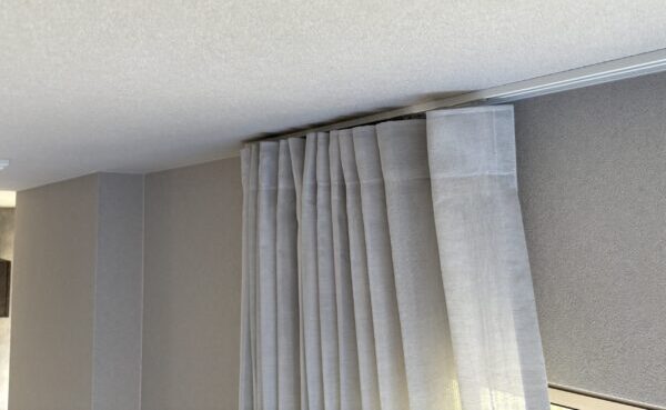 フラットカーテン ピッチキープチェーン