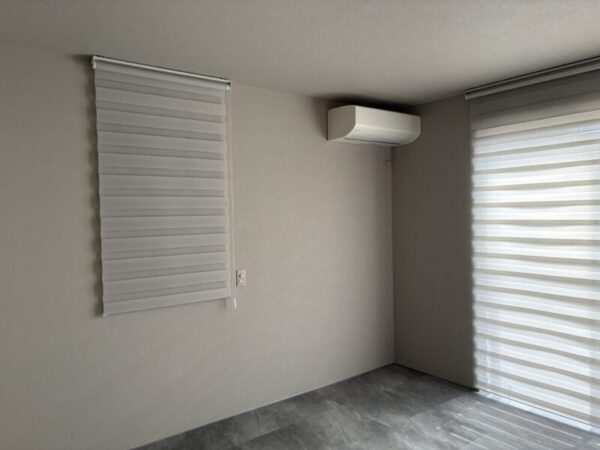 天井付け 調光ロールスクリーン