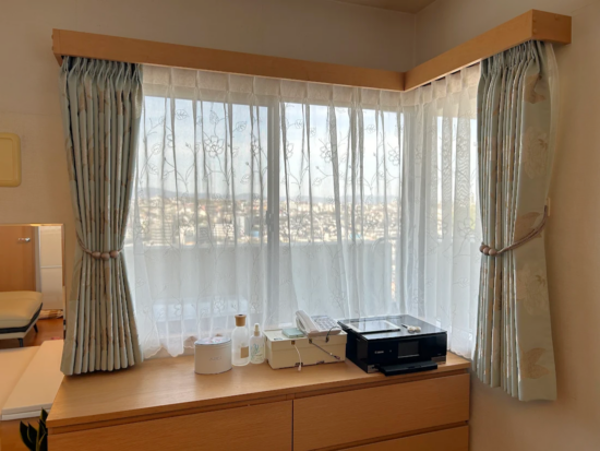 カーテン コーナー窓