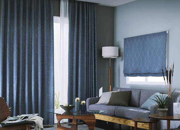 カーテンとシェードの組み合わせ モダン