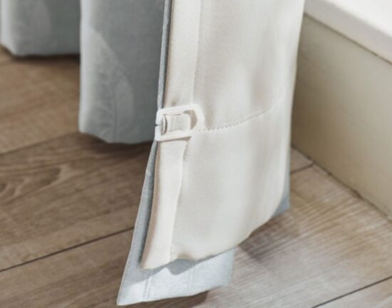 リリカラ フラットライナー 遮光 後付け