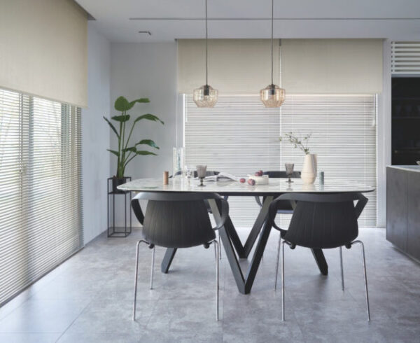 窓周り アルミブラインド