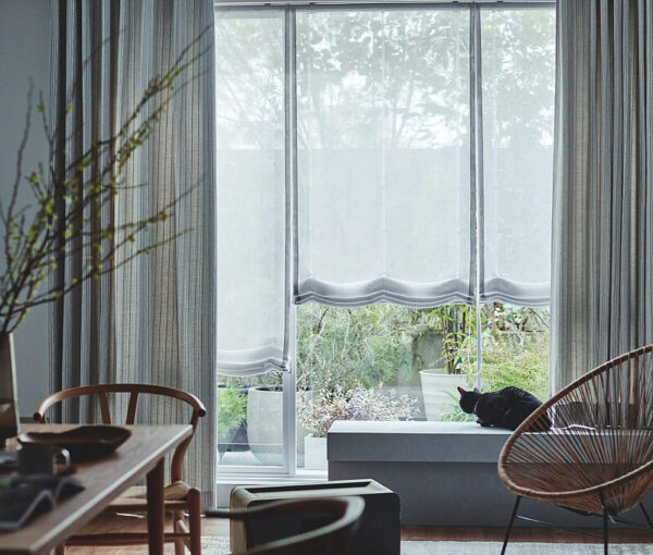 ペット対策　カーテン